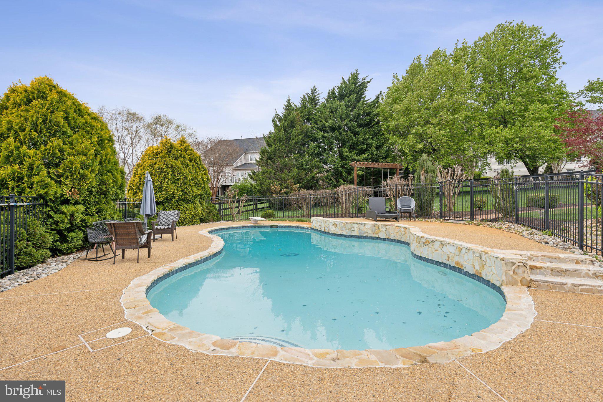 7560 Coopers Hawk Dr