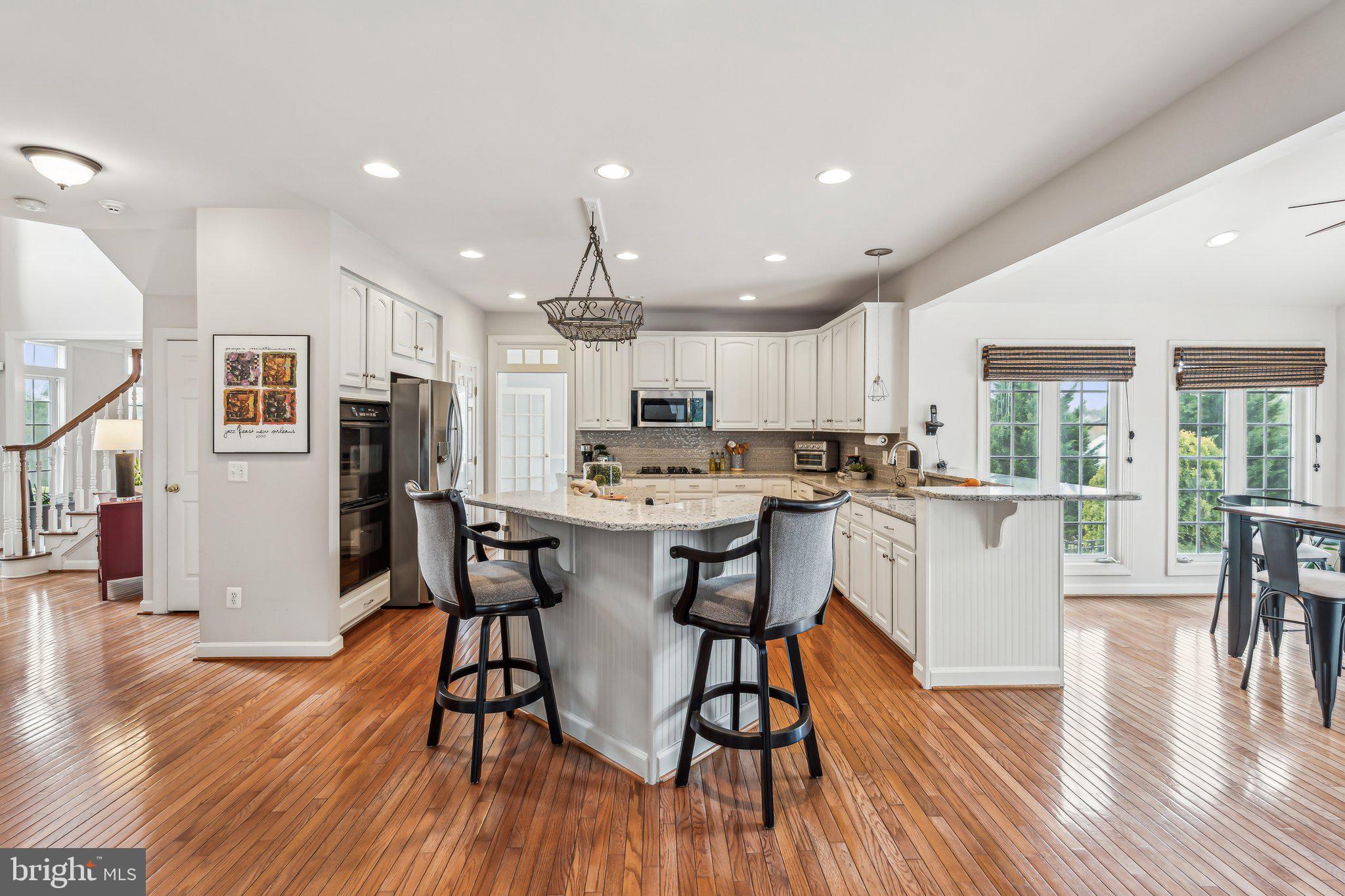 7560 Coopers Hawk Dr