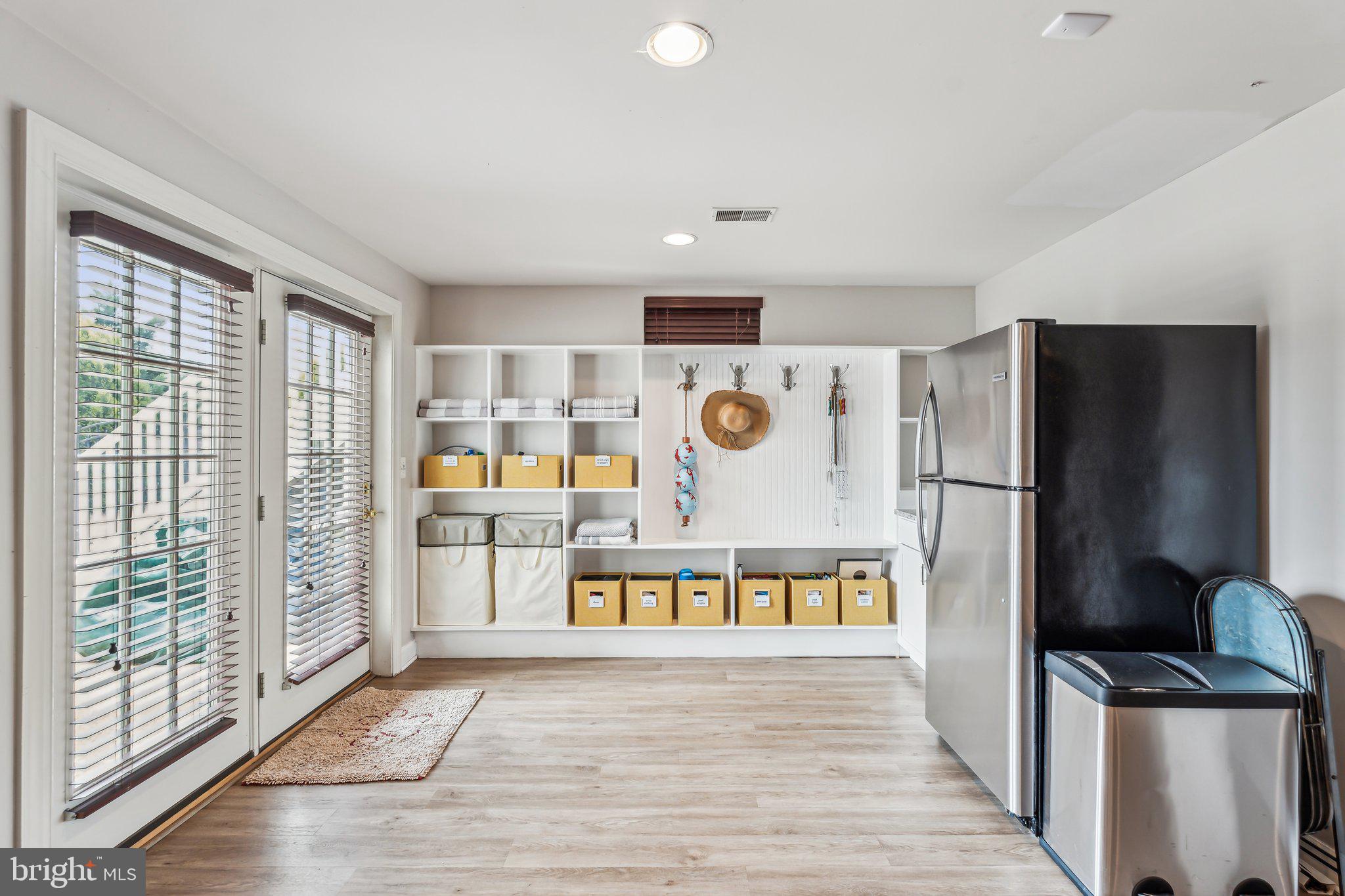 7560 Coopers Hawk Dr