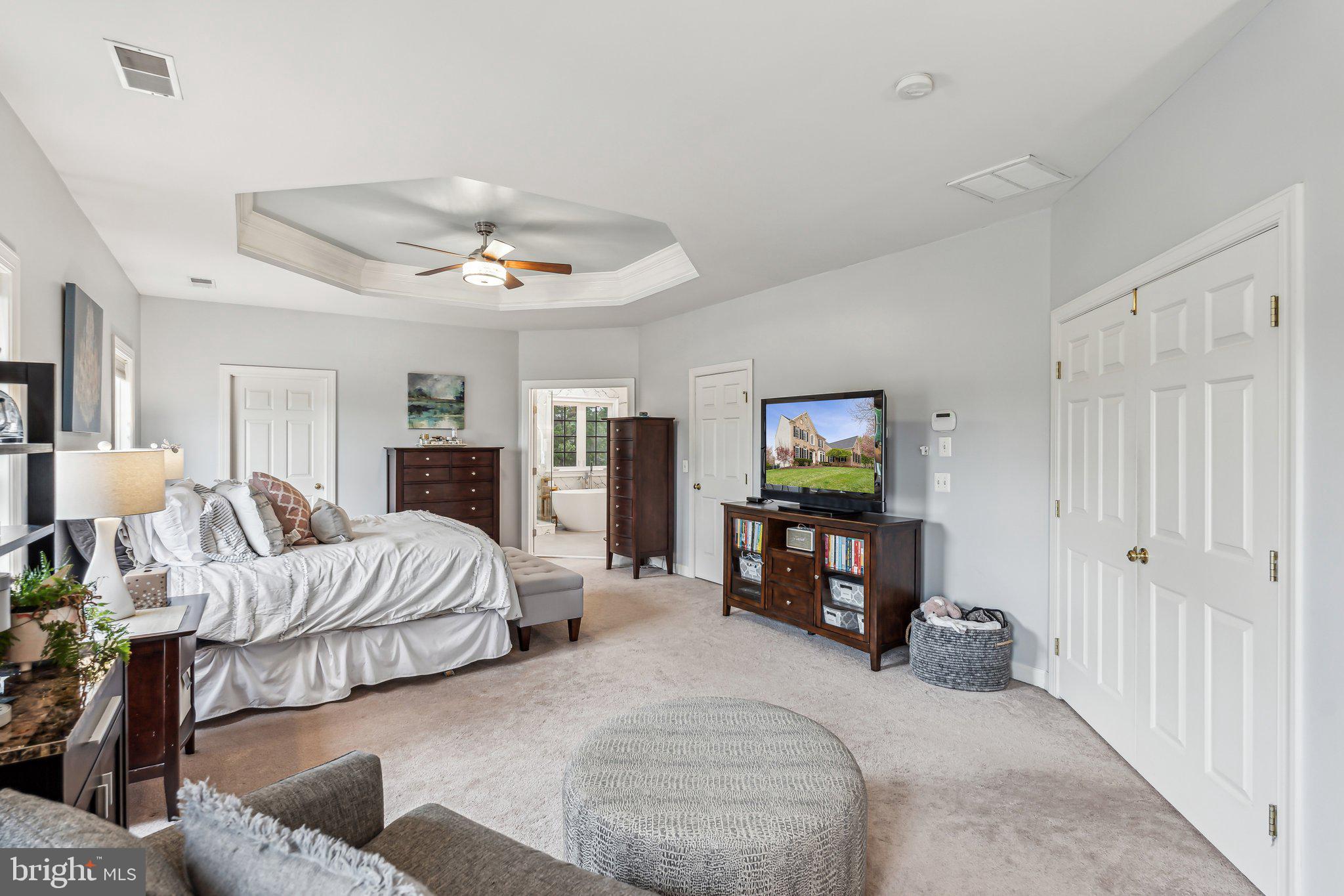 7560 Coopers Hawk Dr