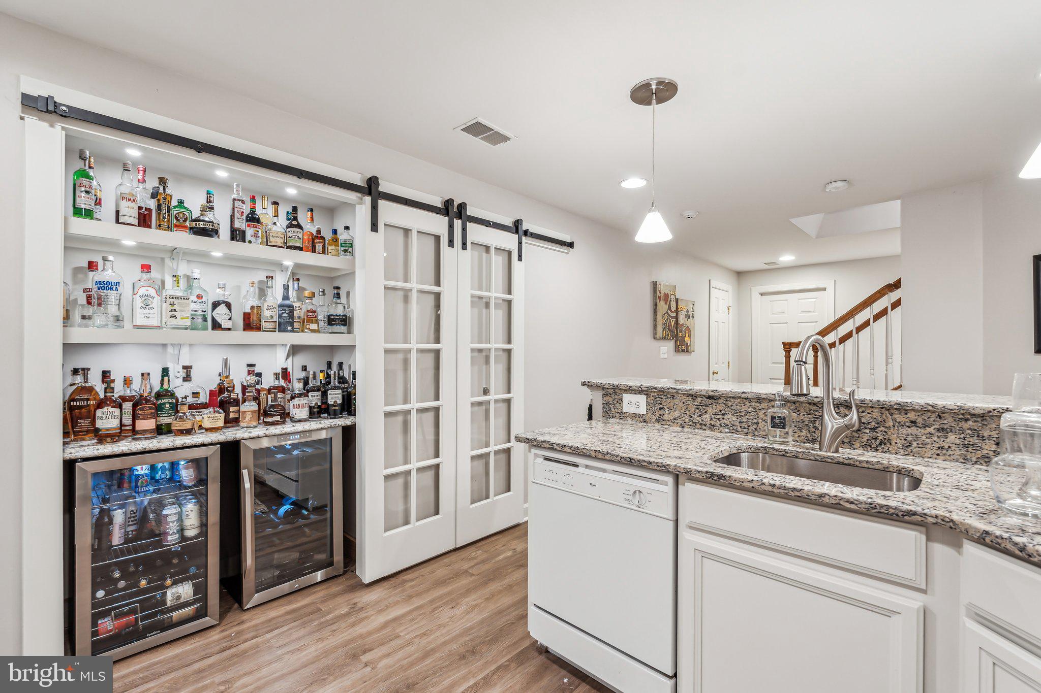 7560 Coopers Hawk Dr