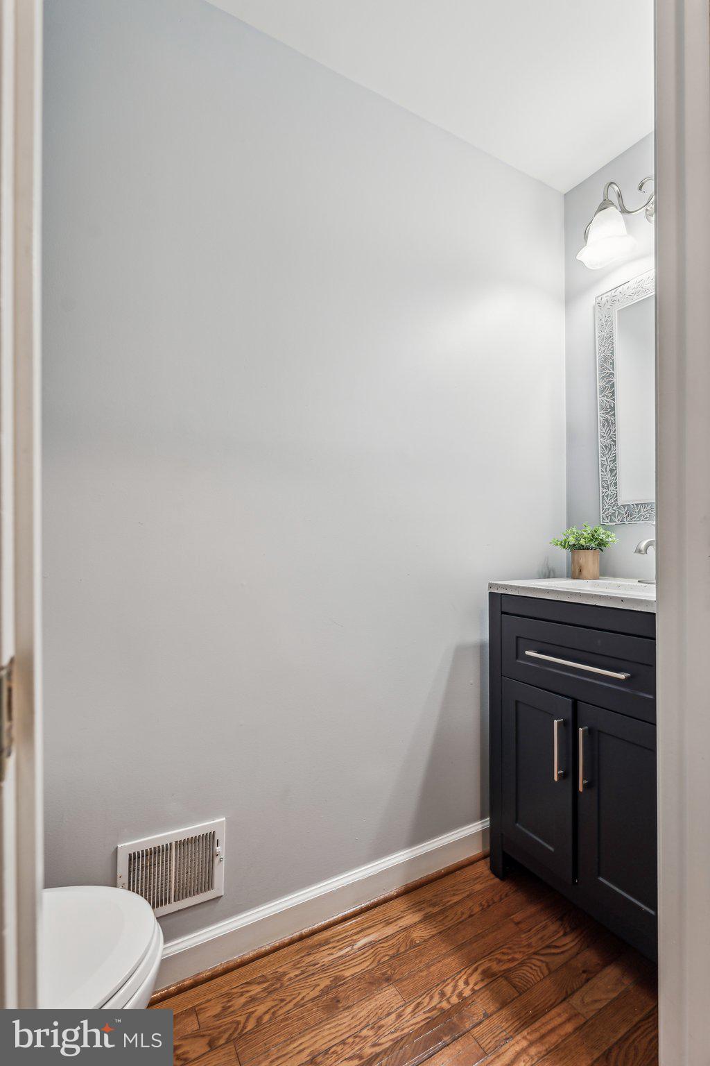 7560 Coopers Hawk Dr