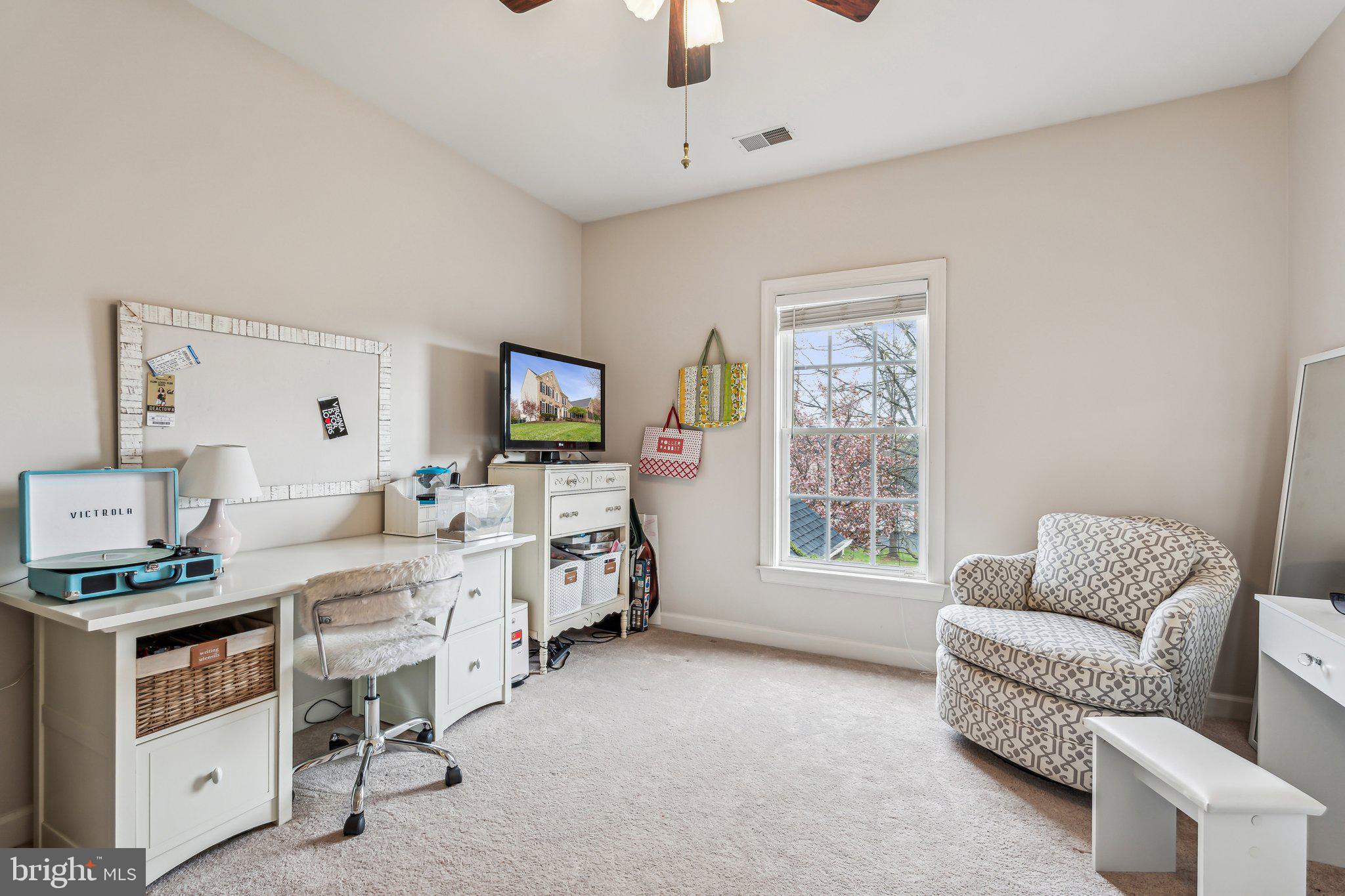 7560 Coopers Hawk Dr