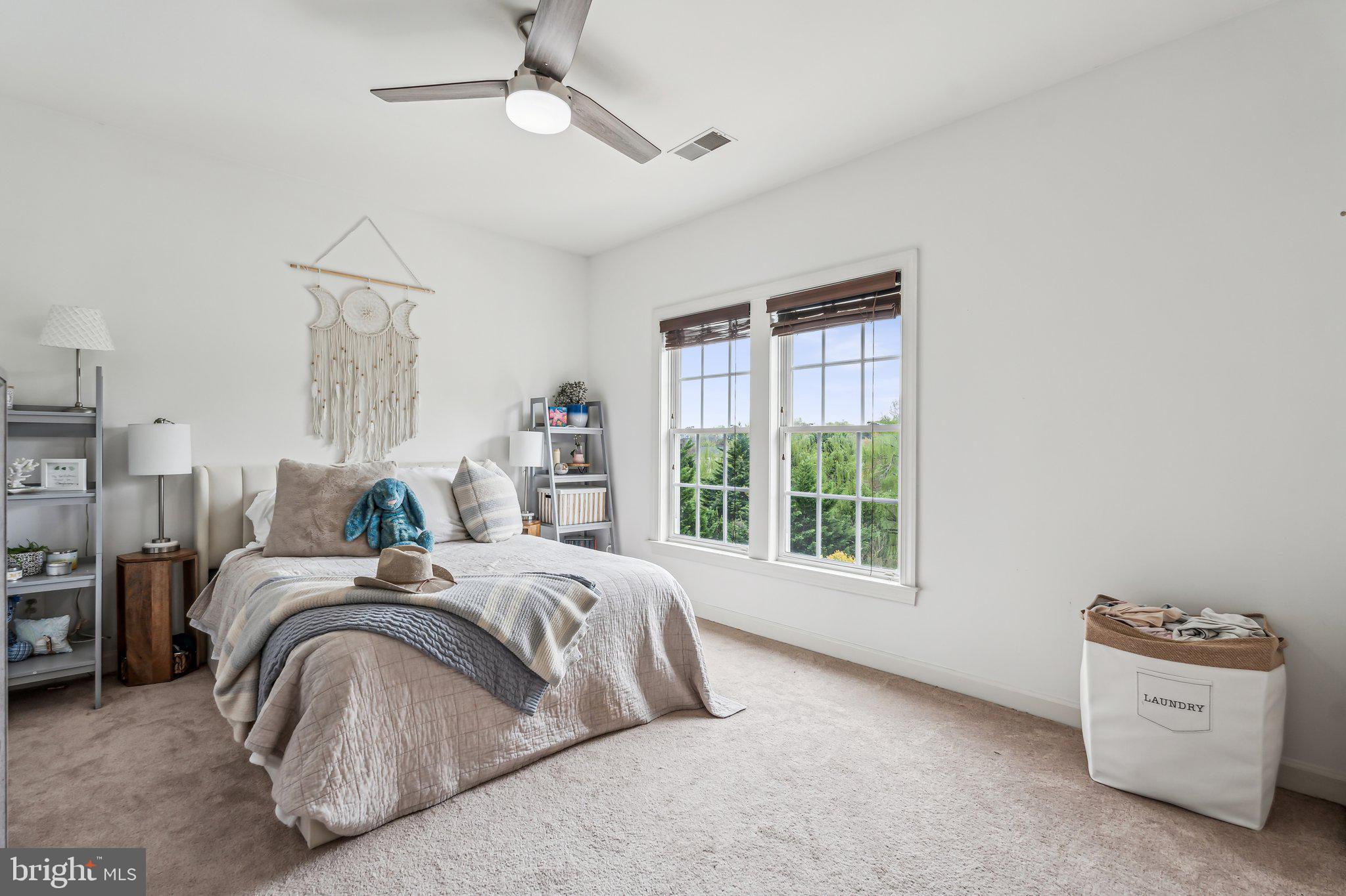 7560 Coopers Hawk Dr