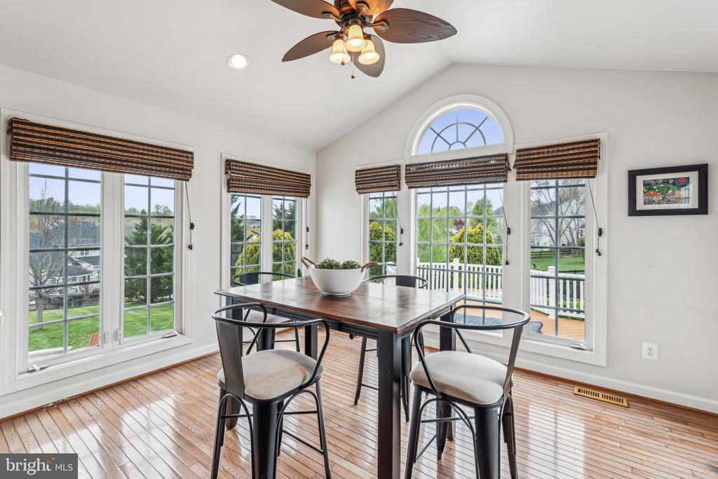 7560 Coopers Hawk Dr