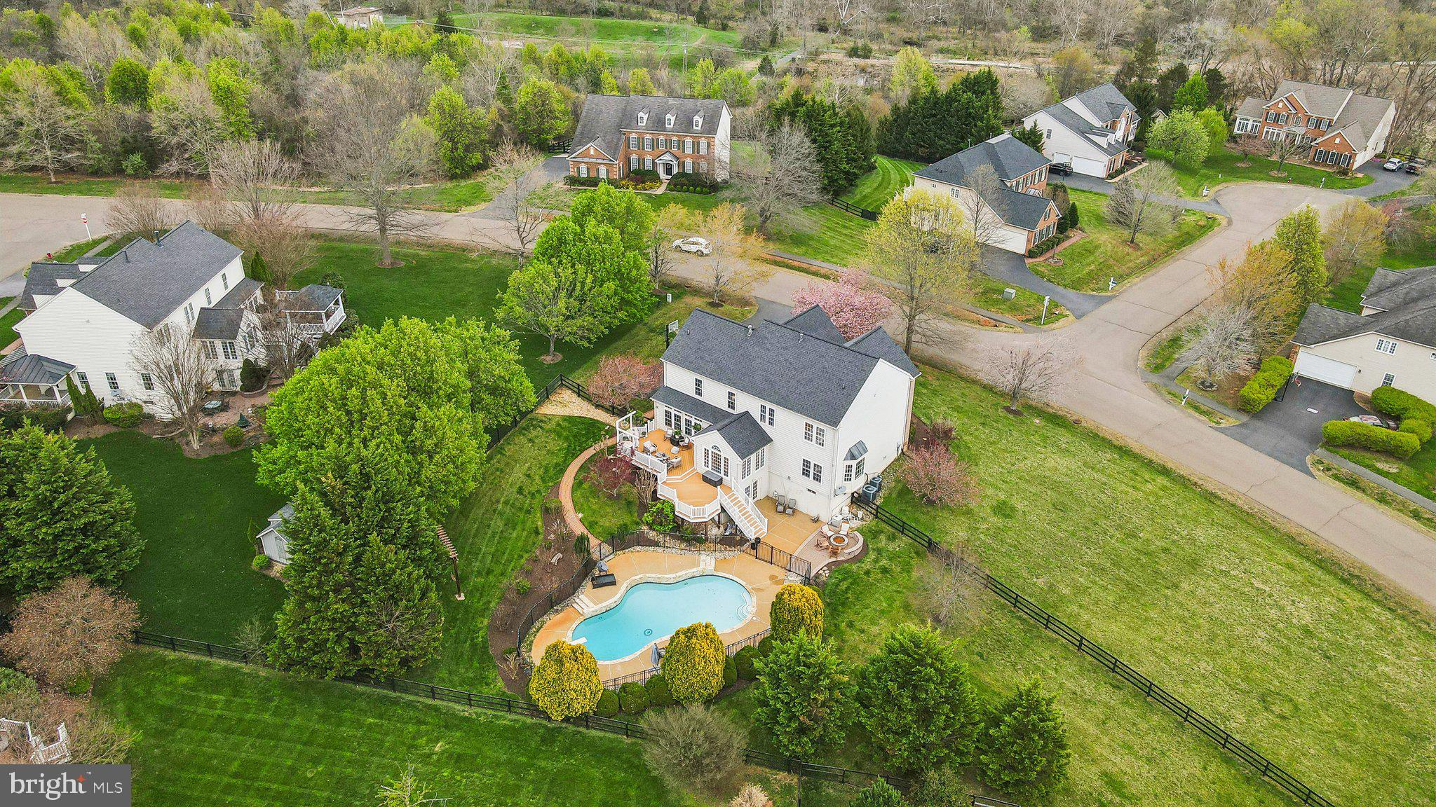 7560 Coopers Hawk Dr