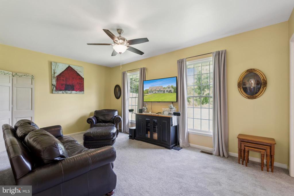 5415 Carper Farm Ln