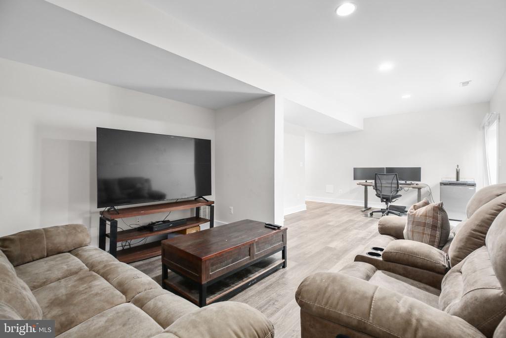 8183 MAJOR WATTERS COURT