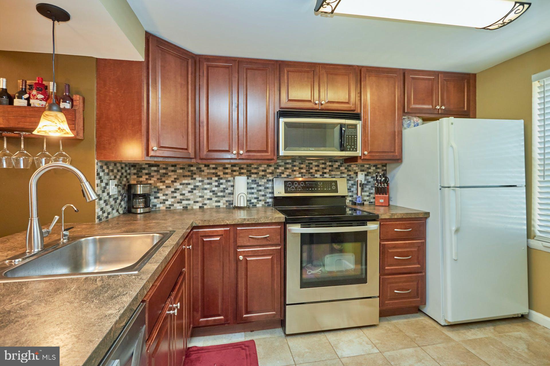 8415 Lazy Creek Ct