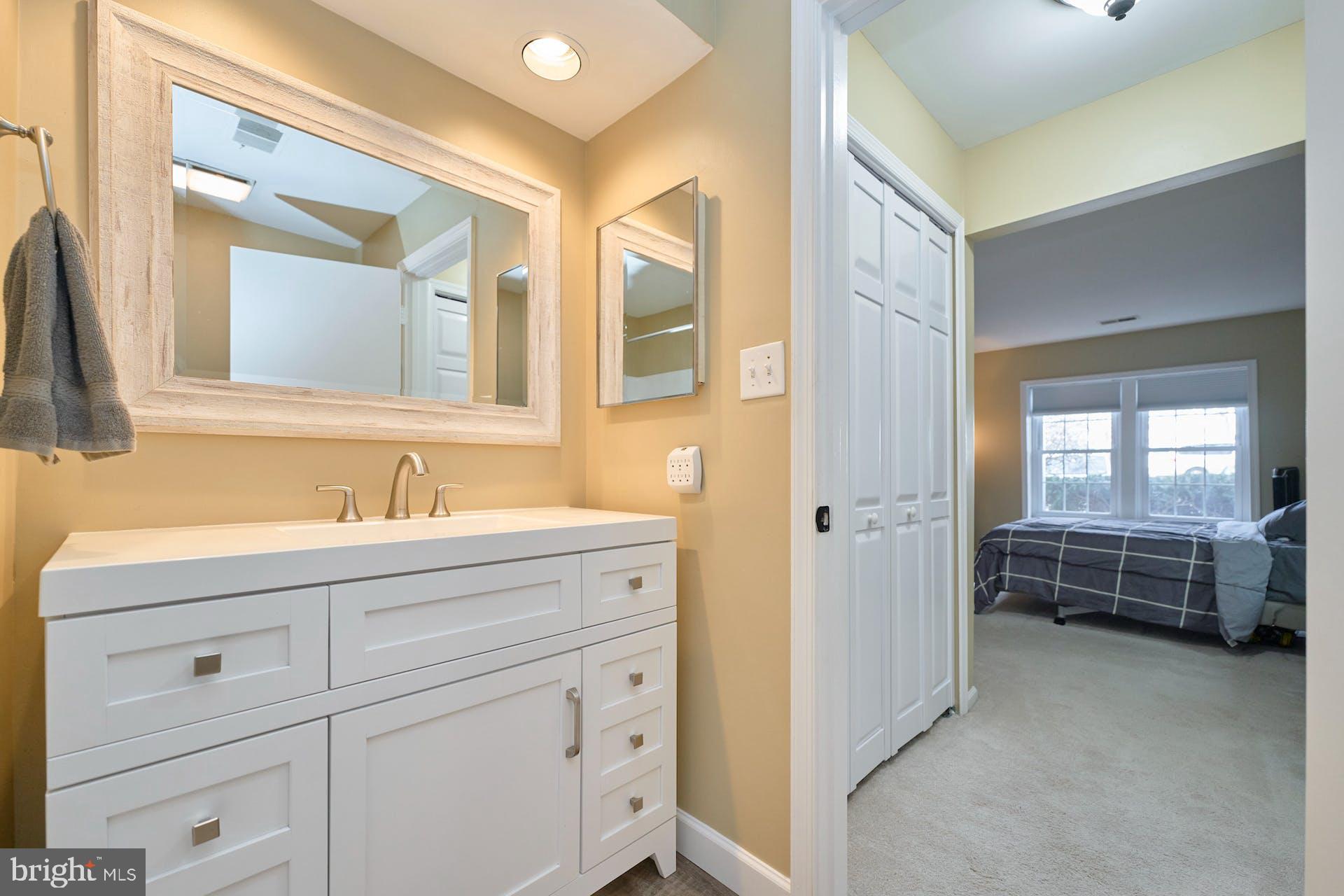 12926-A Grays Pointe Rd #12926a