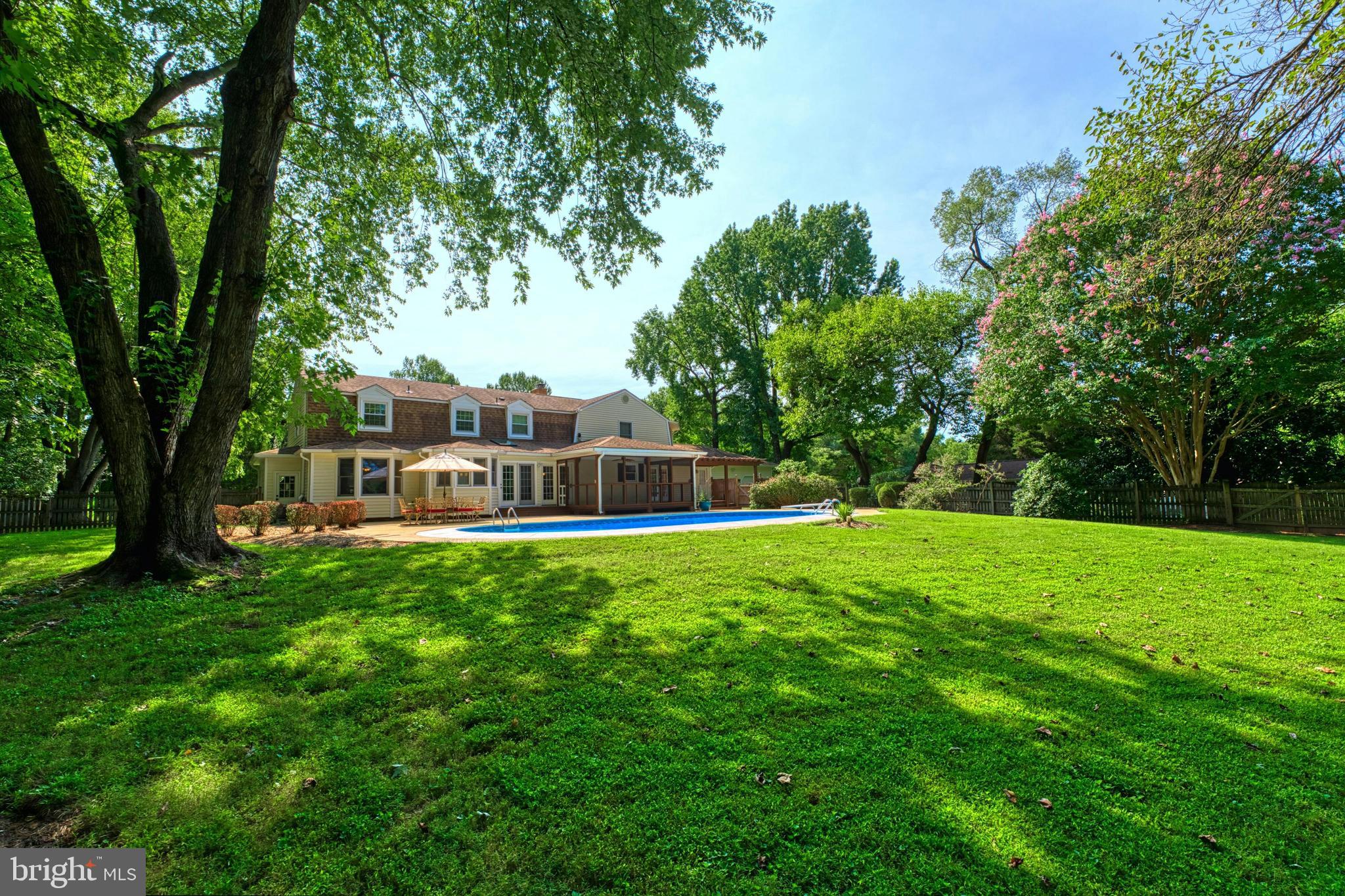 702 Seneca Rd