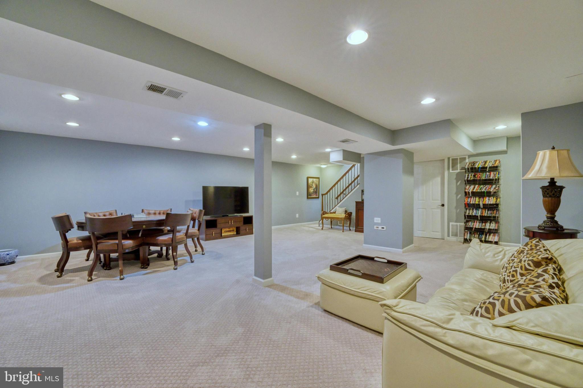 702 Seneca Rd