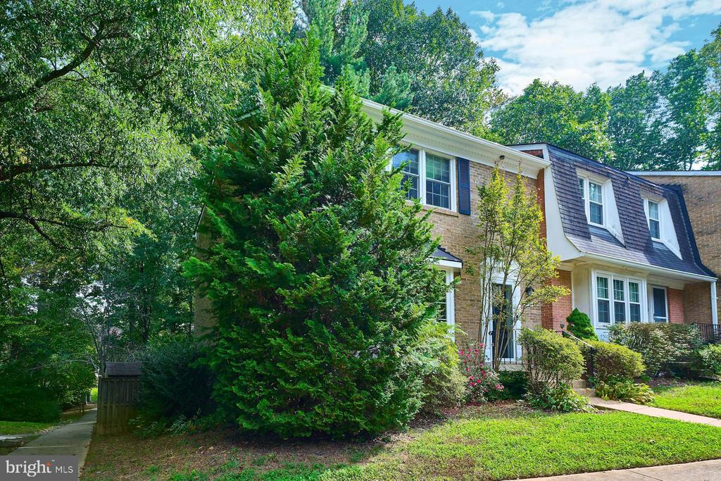 9101 Fisteris Ct