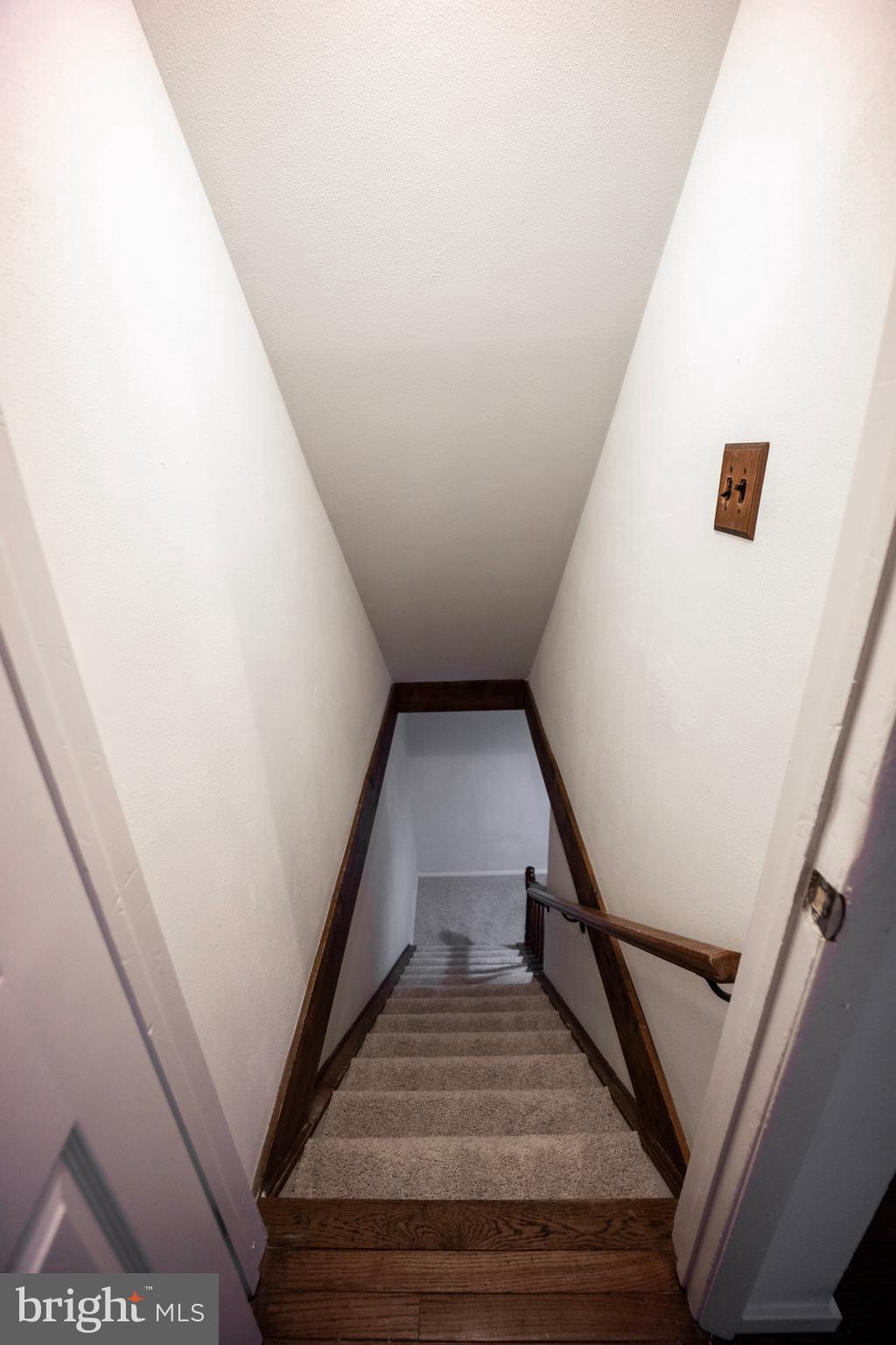 8188 Curving Creek Ct