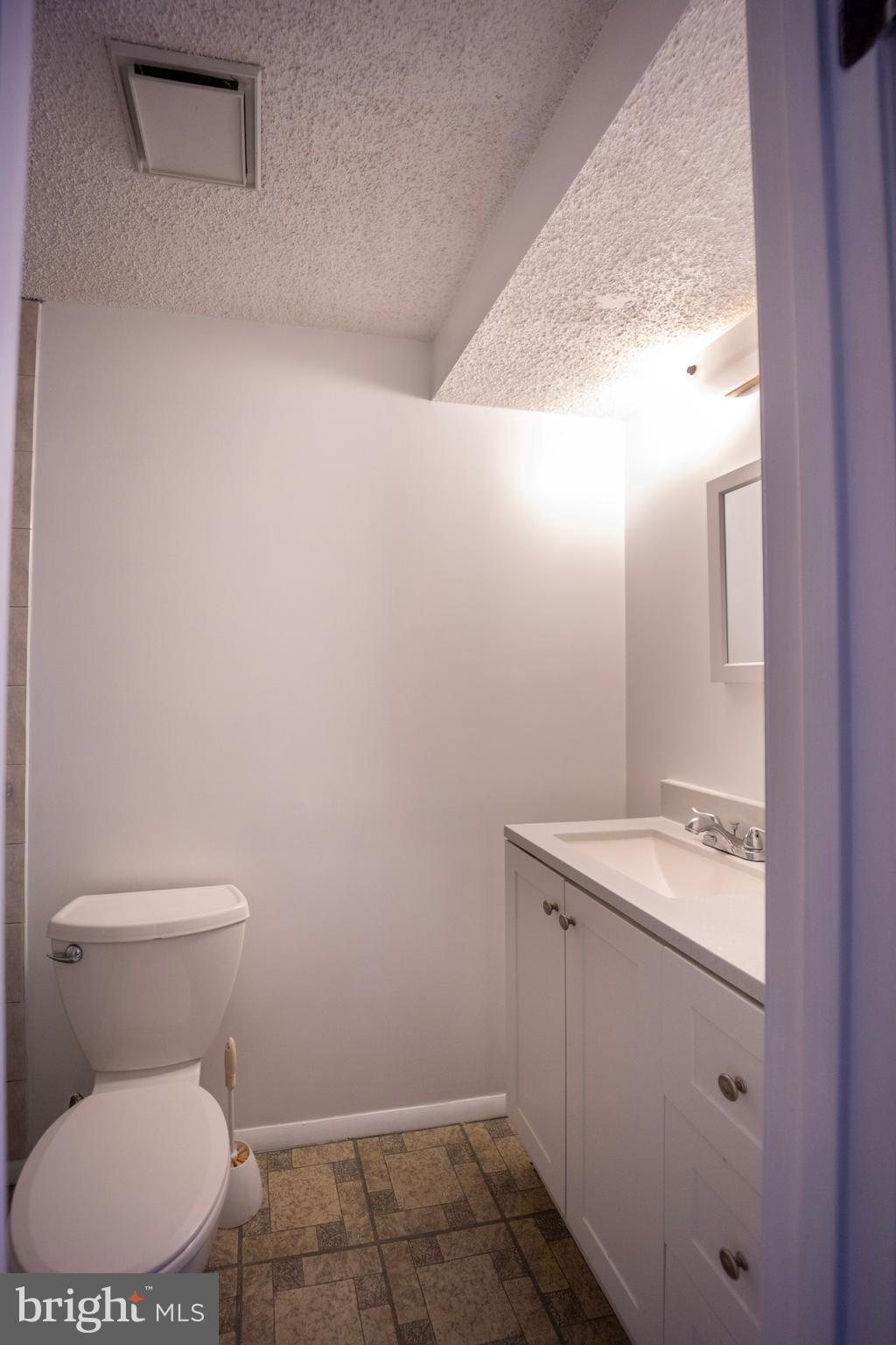 8188 Curving Creek Ct