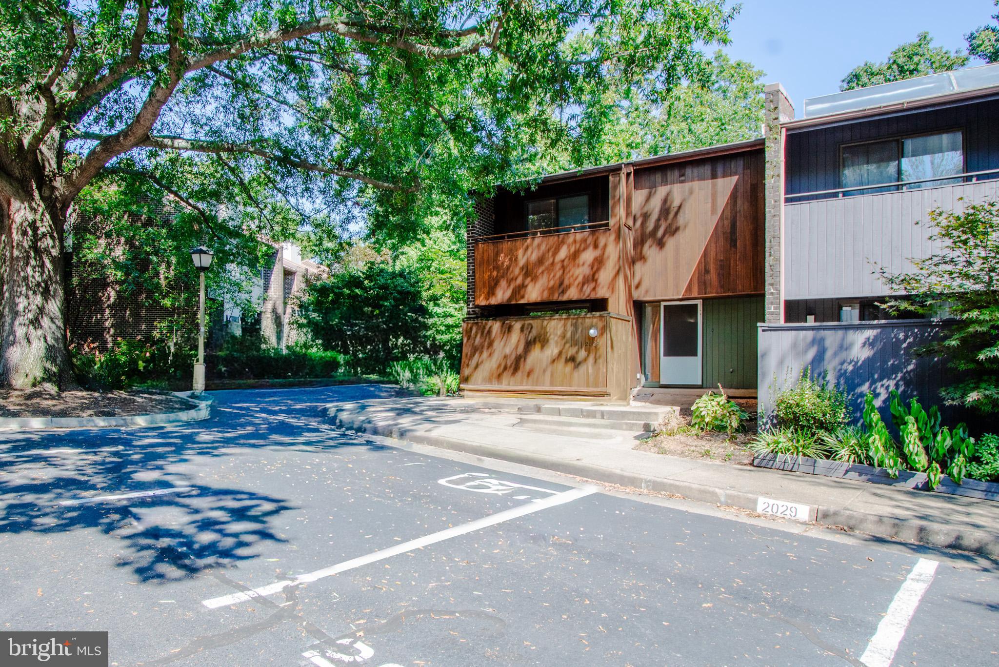 2029 WETHERSFIELD COURT