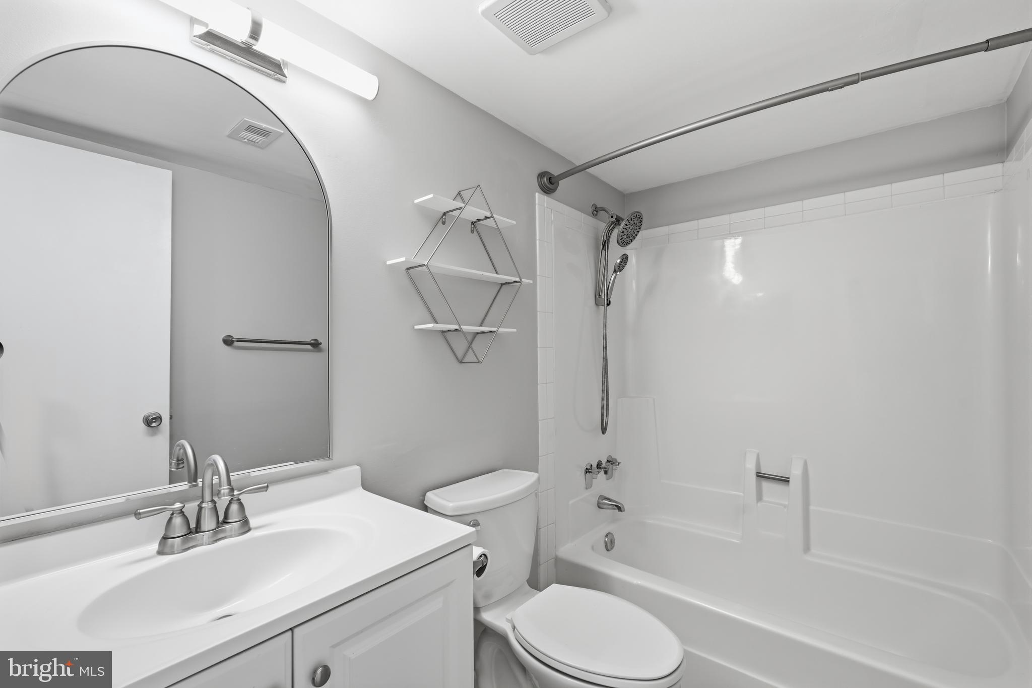 11566 ROLLING GREEN COURT 12/200A