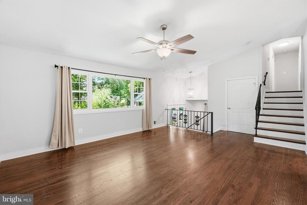 6814 SHRINE COURT