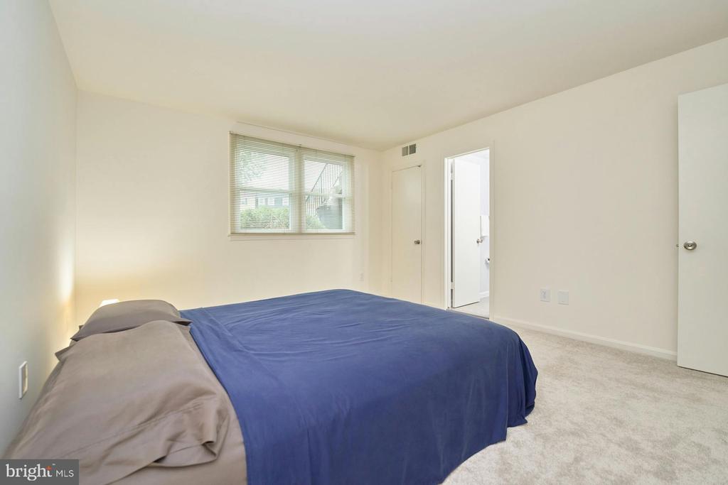 1050-A Brixton Ct