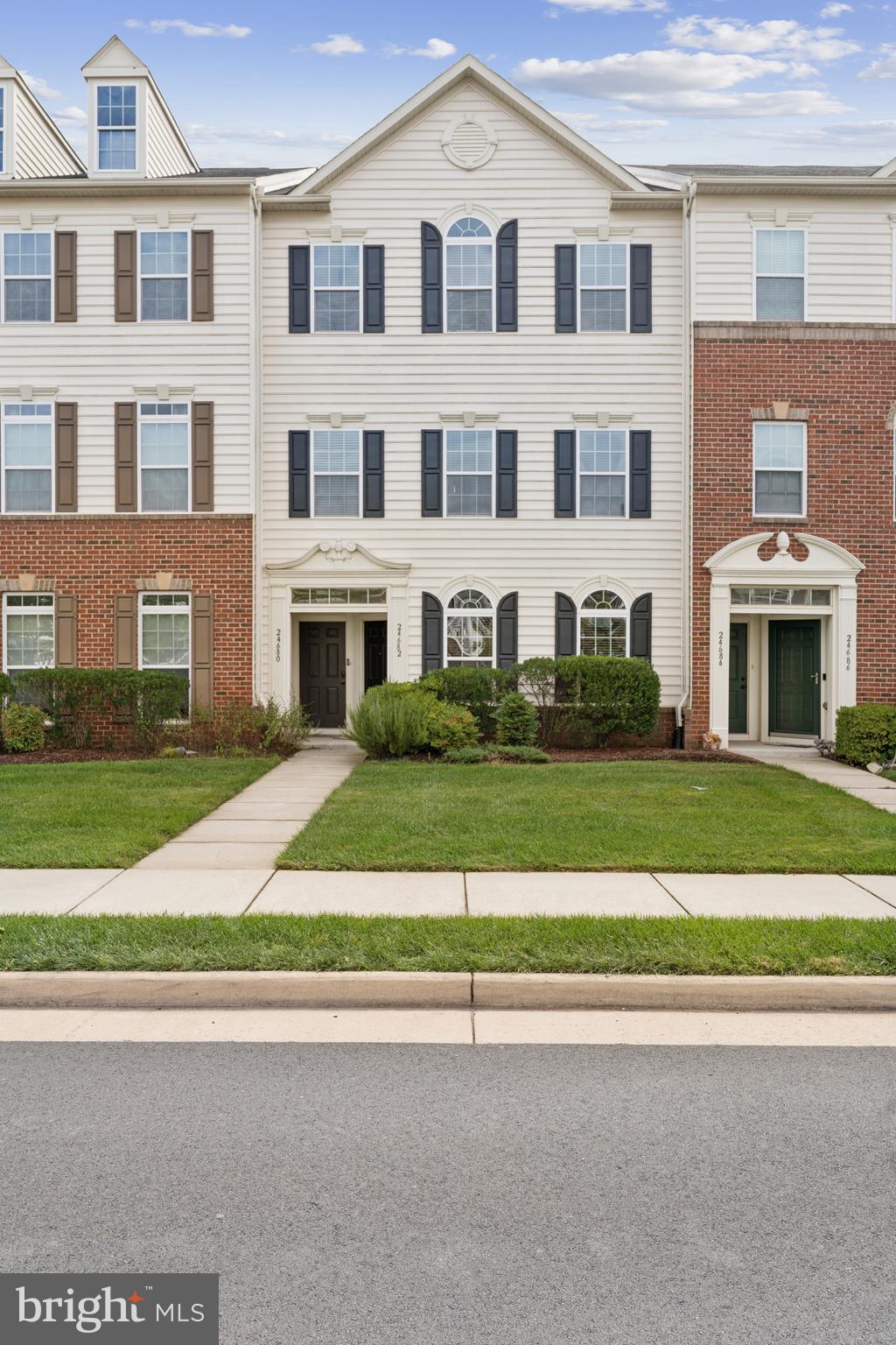 24682 HUTCHINSON FARM DRIVE