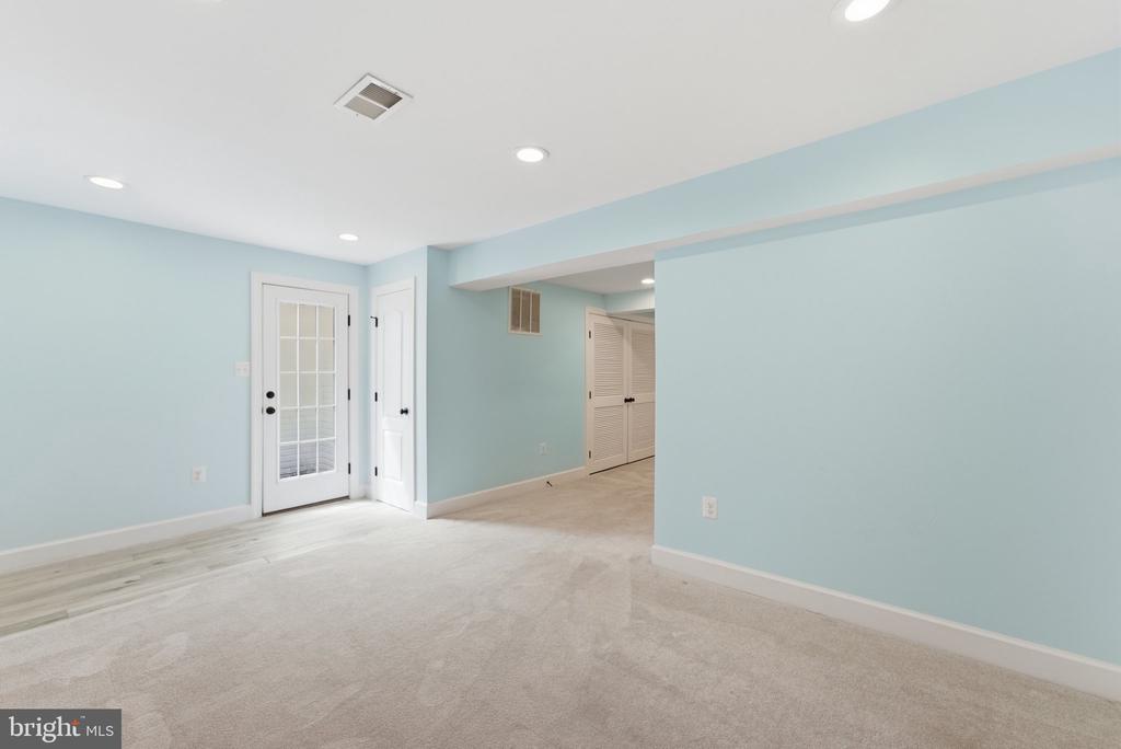 43447 OBERON LANE