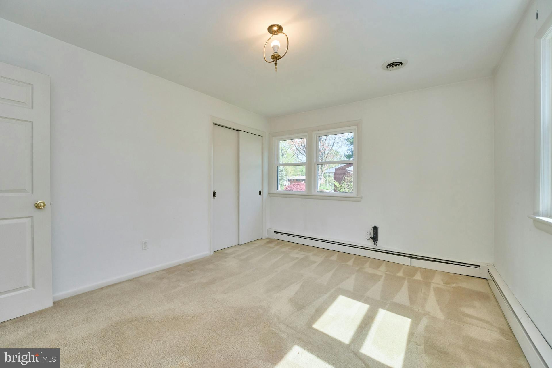 8922 Longstreet Dr