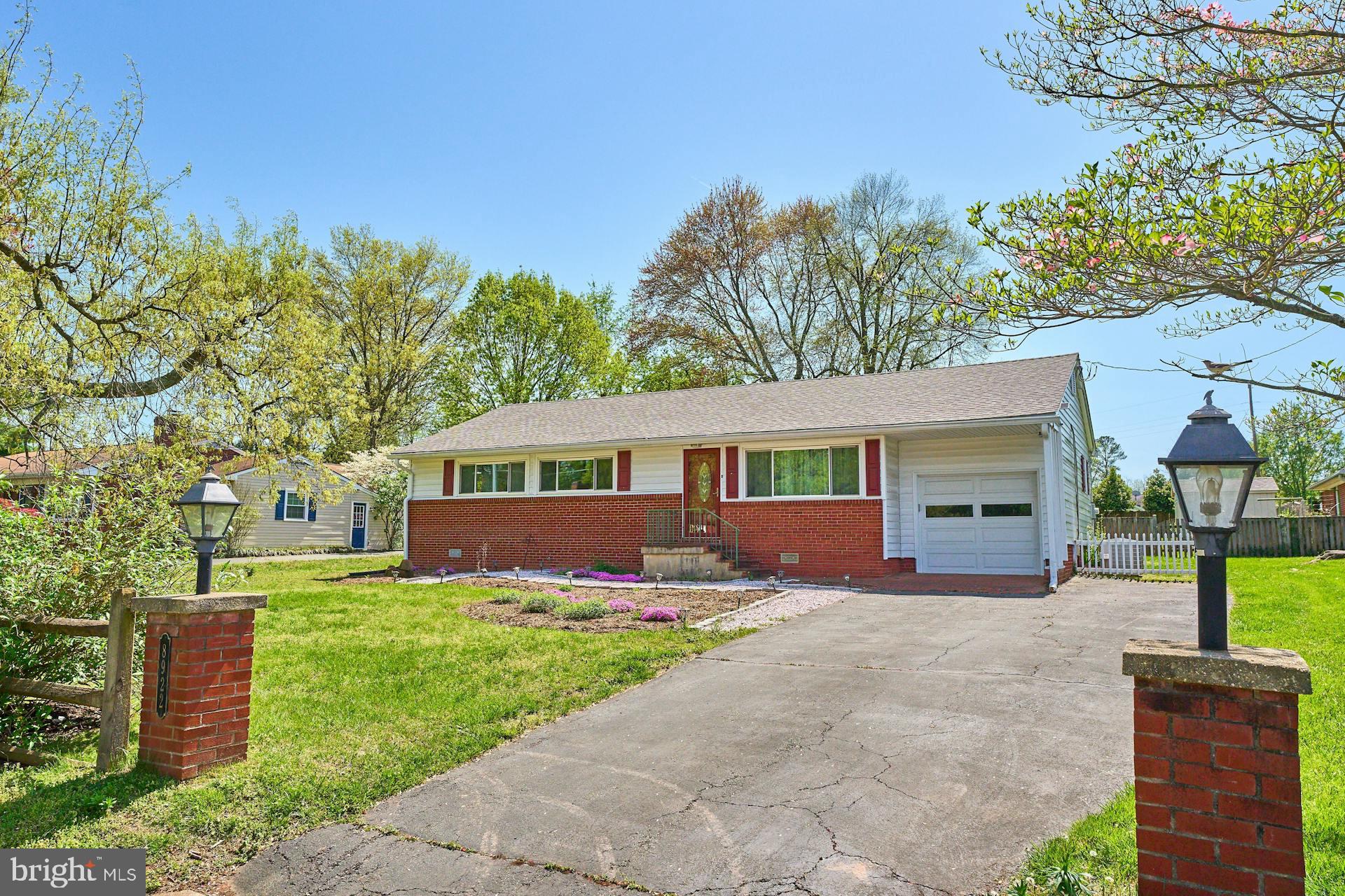 8922 Longstreet Dr