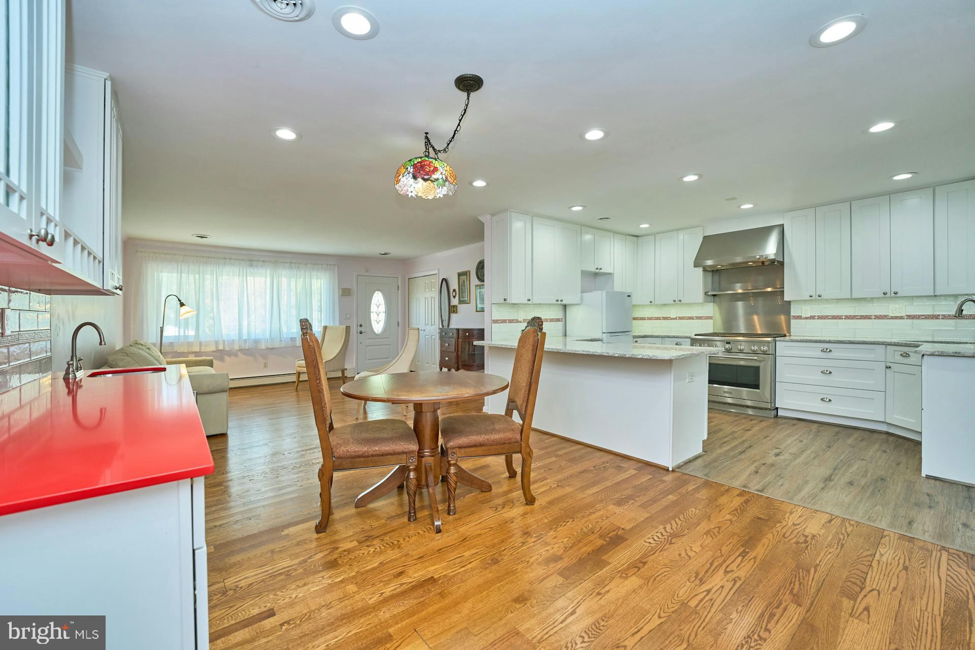 8922 Longstreet Dr