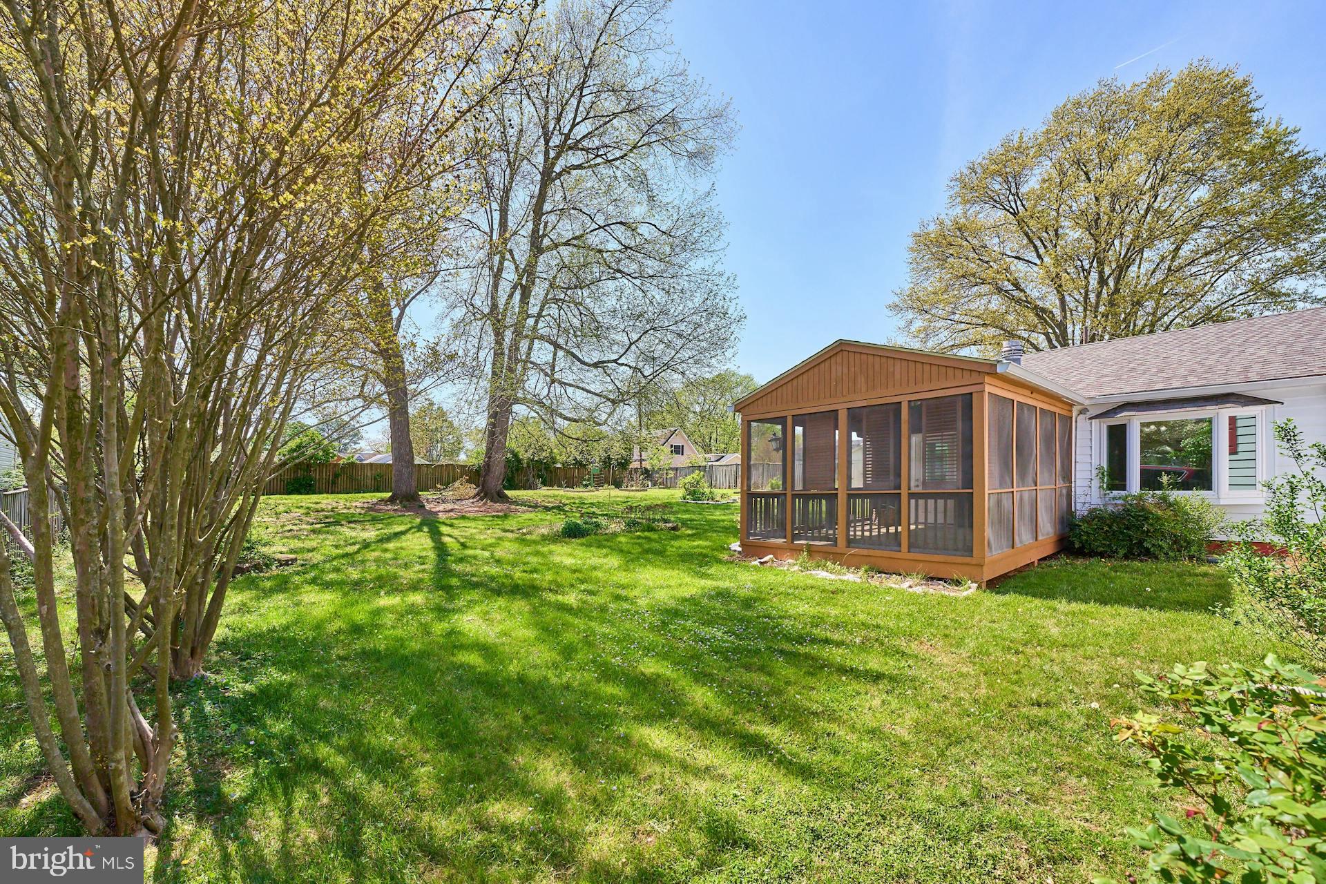 8922 Longstreet Dr