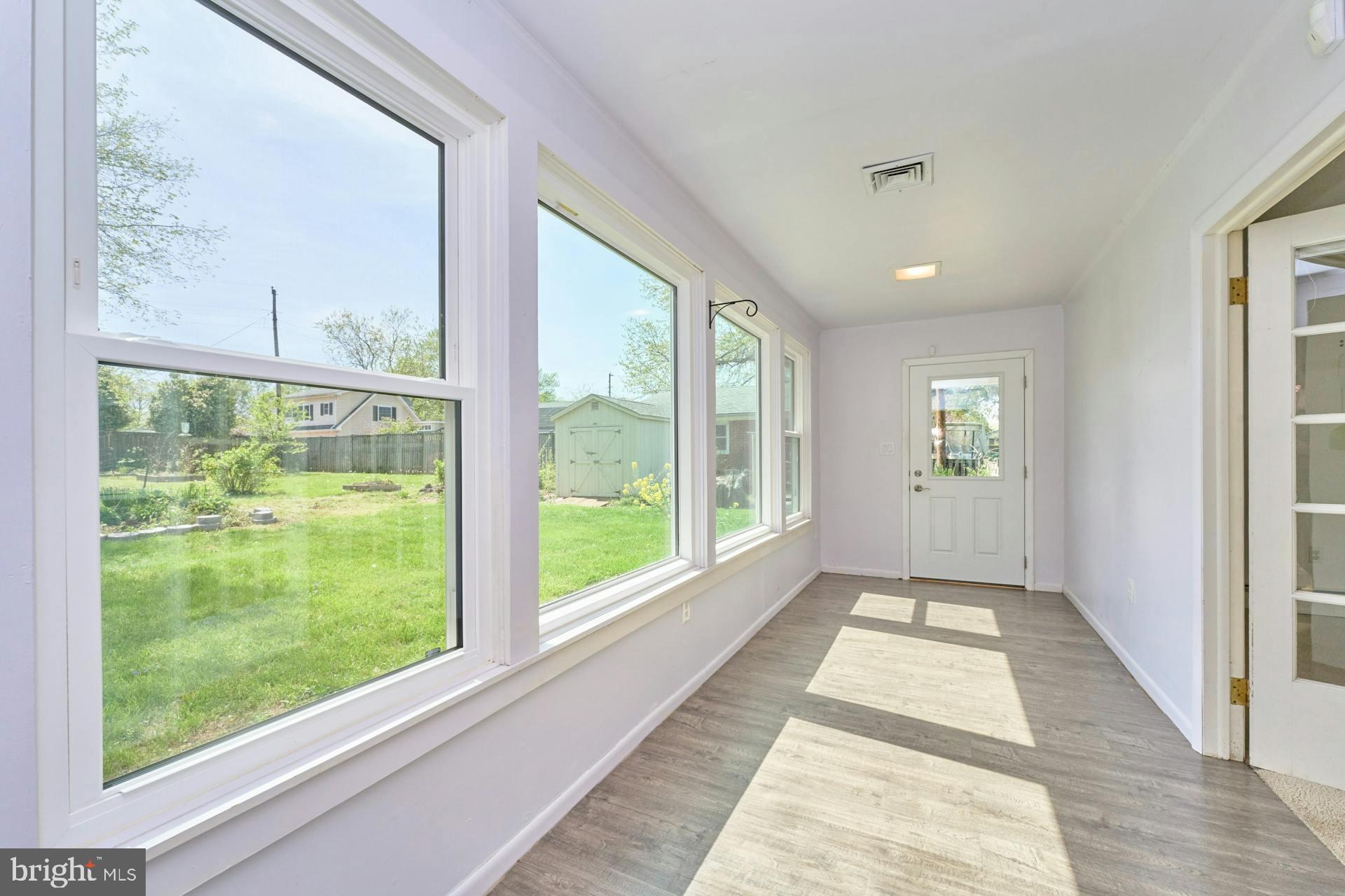 8922 Longstreet Dr