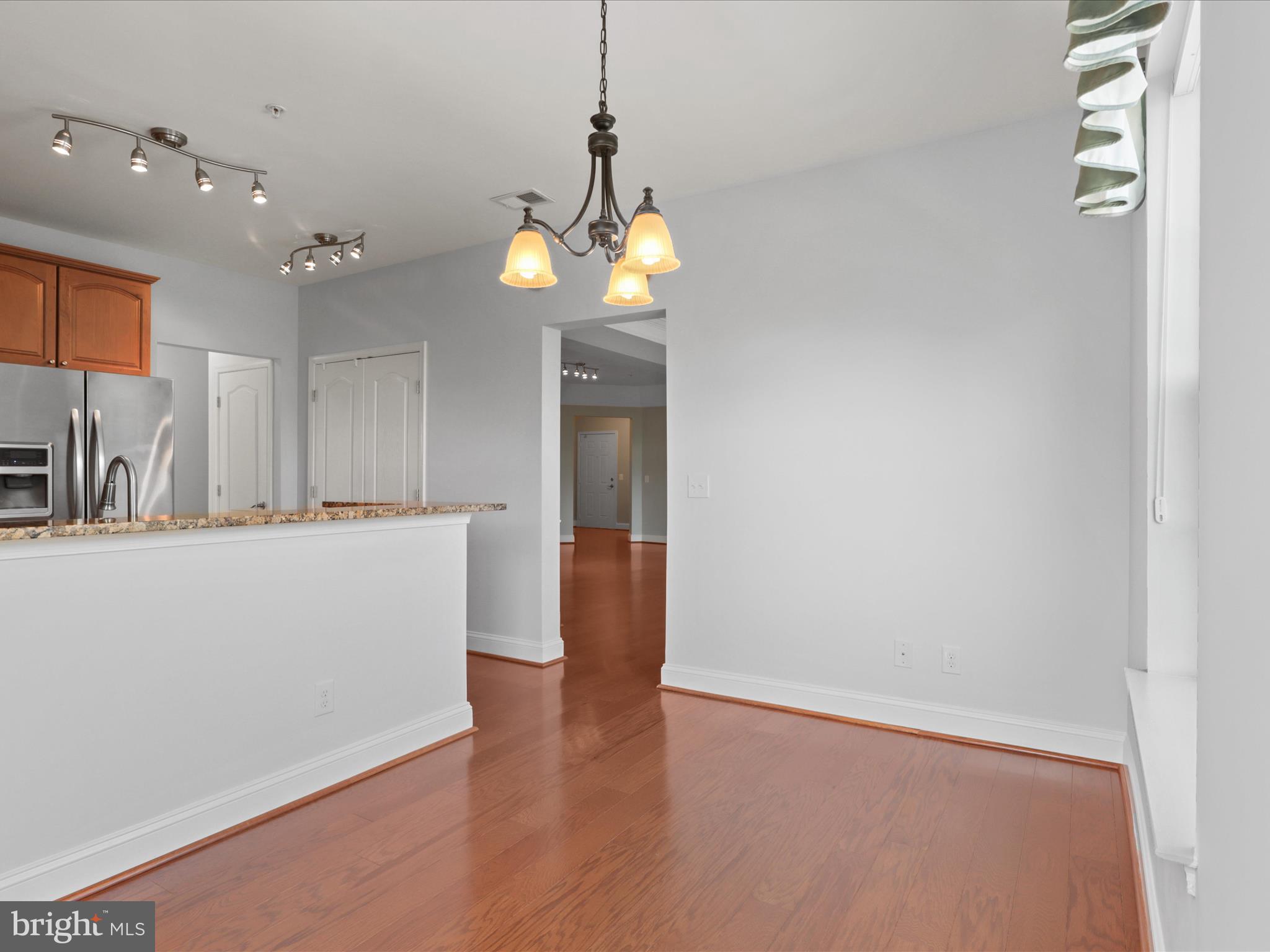 9204 Charleston Dr #407