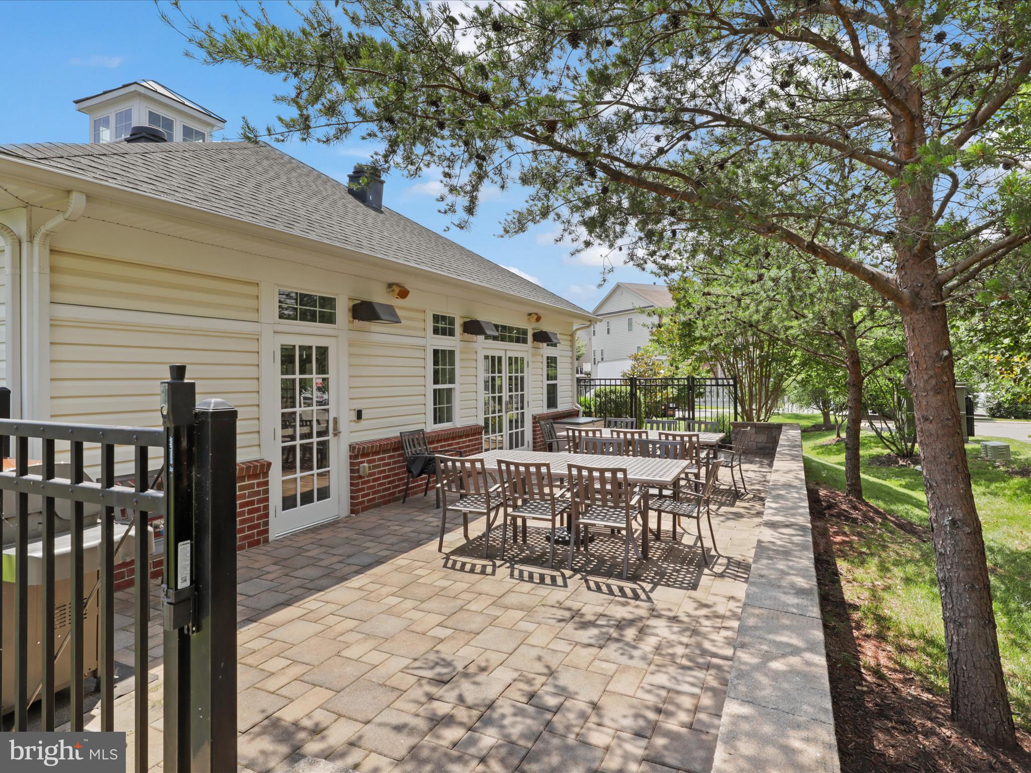 9204 Charleston Dr #407