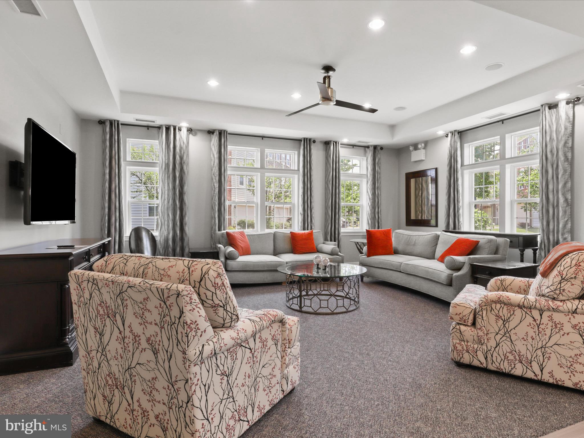 9204 Charleston Dr #407