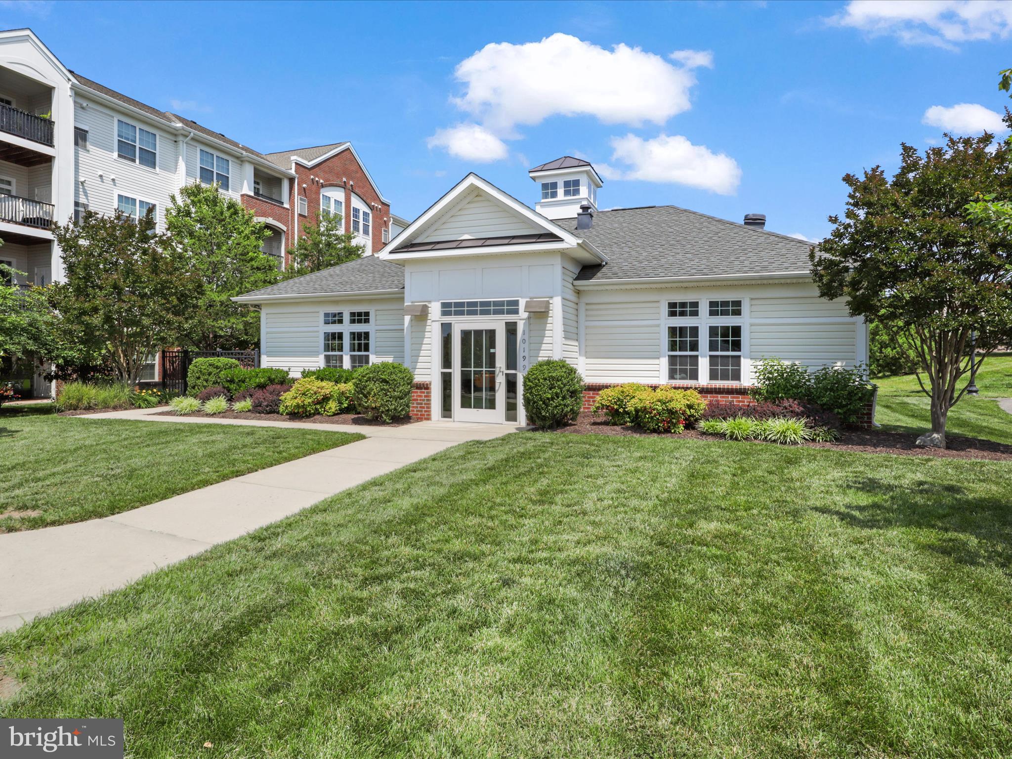 9204 Charleston Dr #407