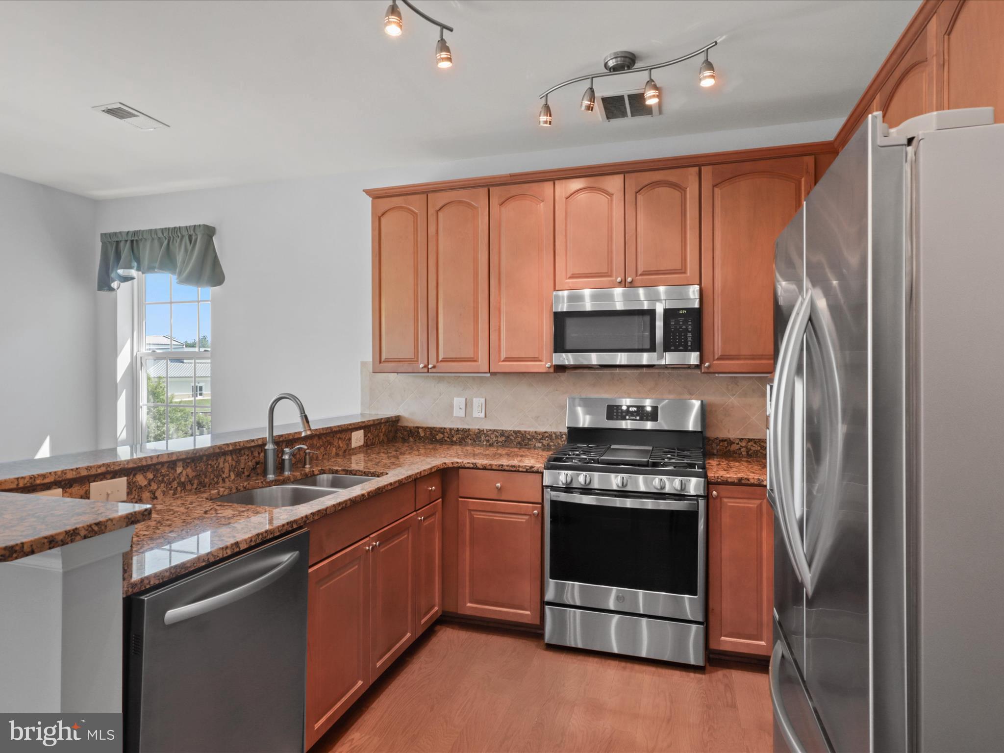 9204 Charleston Dr #407