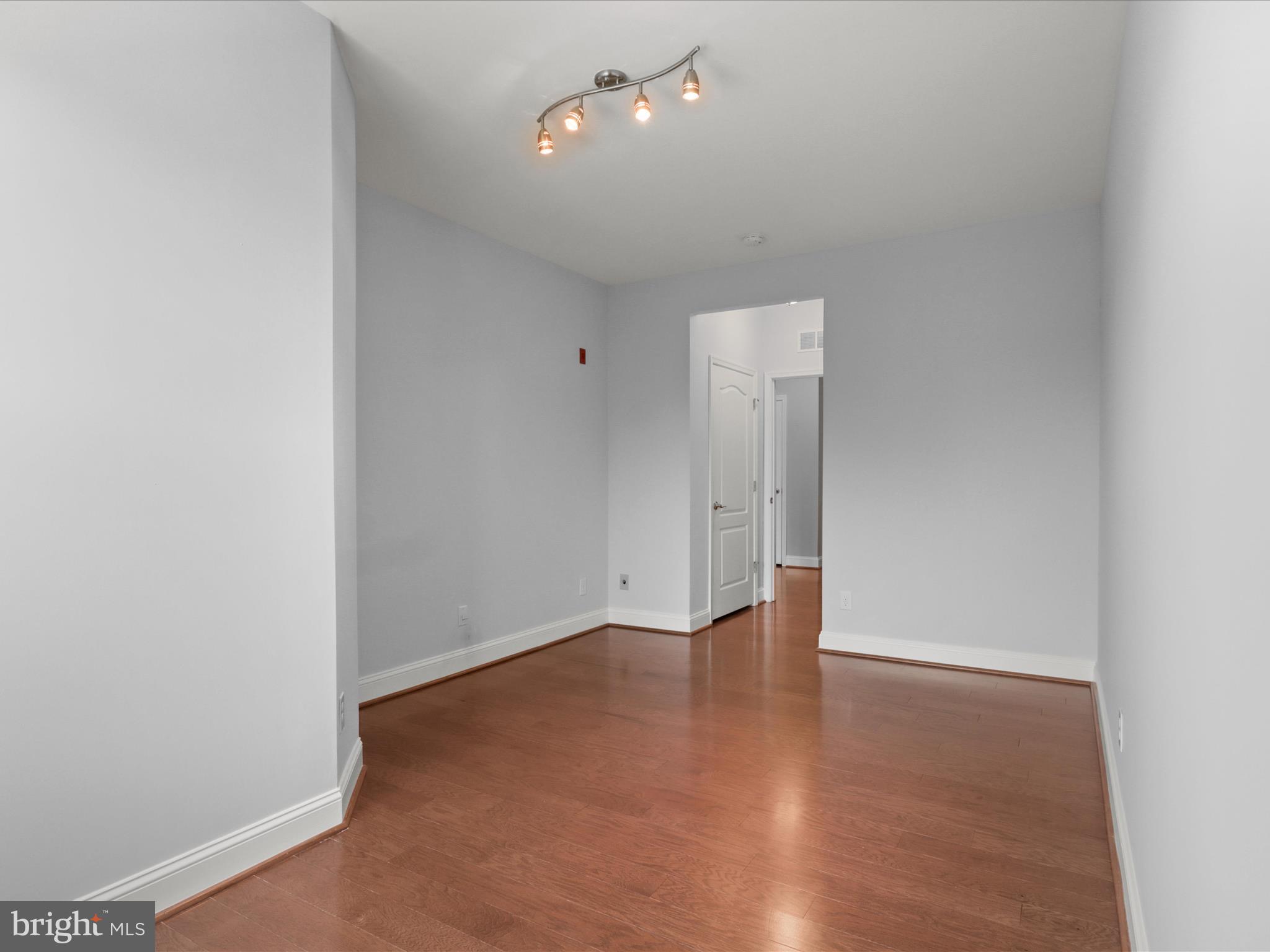 9204 Charleston Dr #407