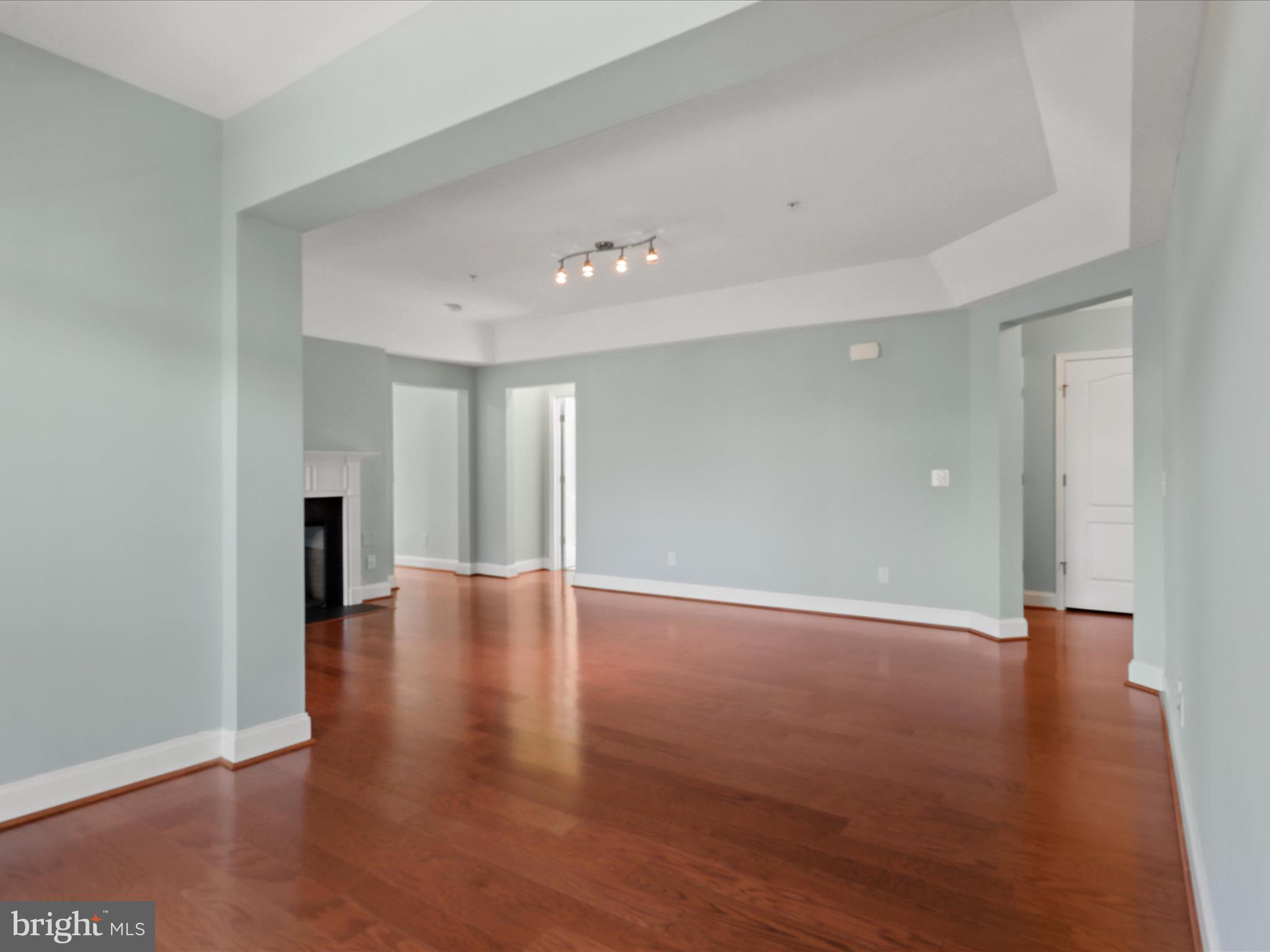 9204 Charleston Dr #407