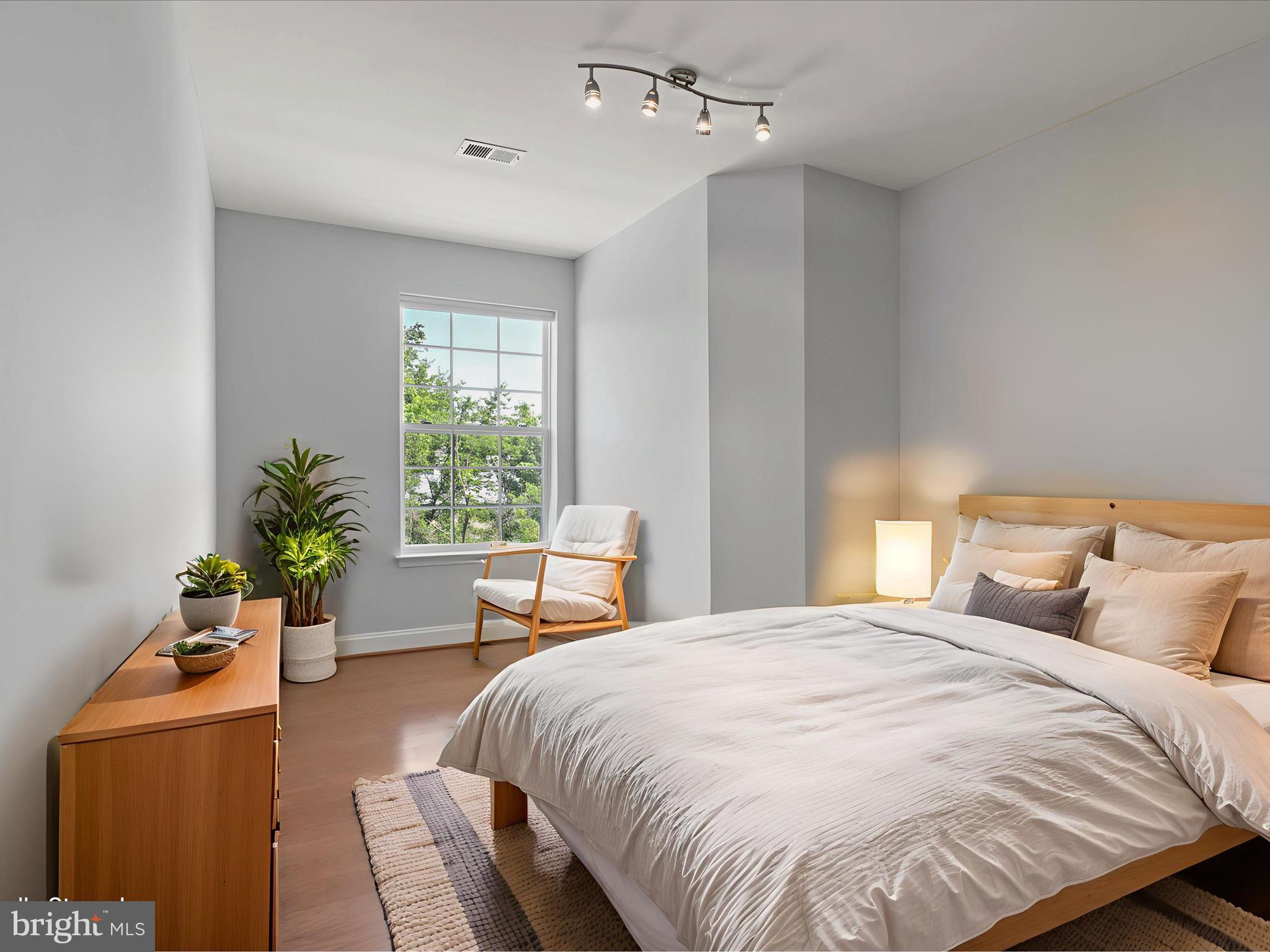 9204 Charleston Dr #407