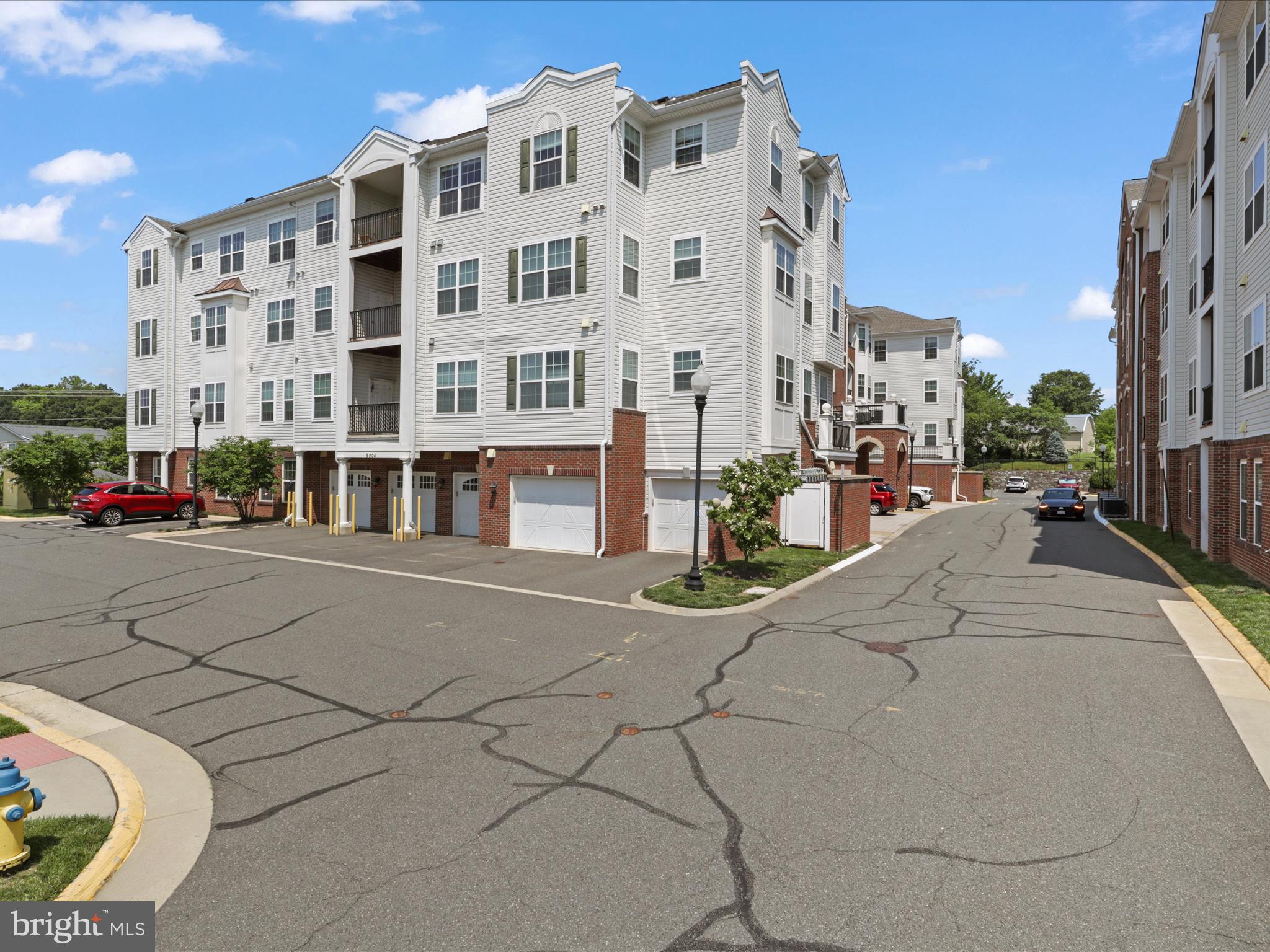 9204 Charleston Dr #407