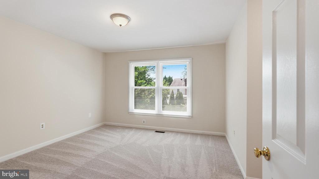 10319 LEE MANOR DRIVE