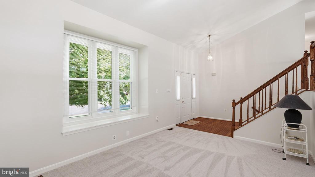 10319 LEE MANOR DRIVE