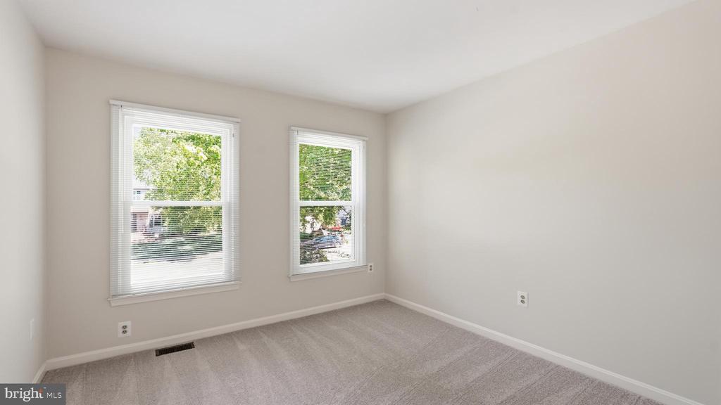 10319 LEE MANOR DRIVE