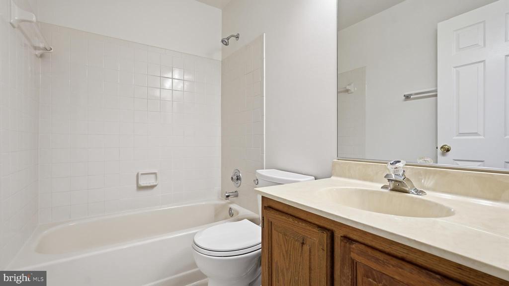 10319 LEE MANOR DRIVE