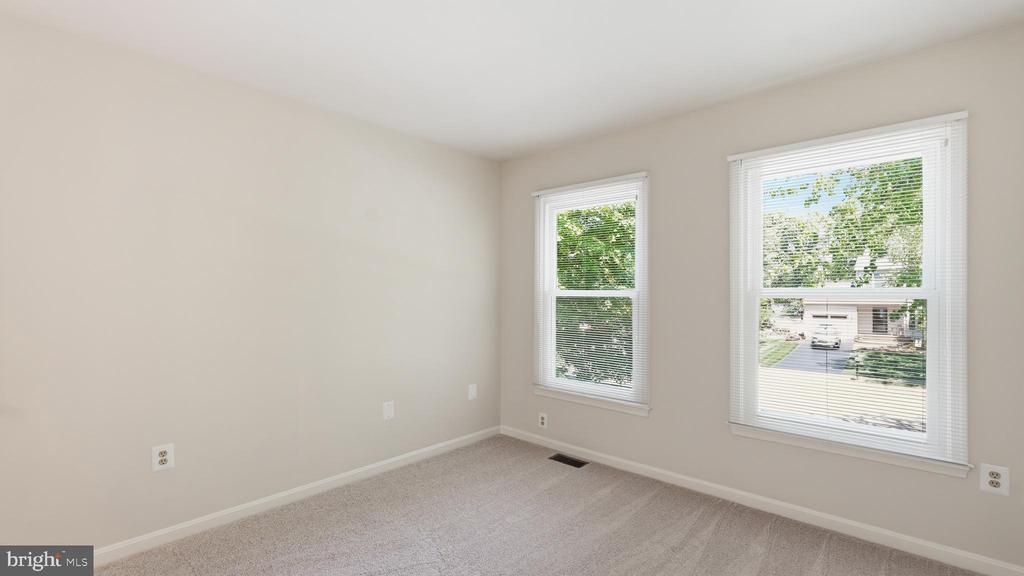 10319 LEE MANOR DRIVE
