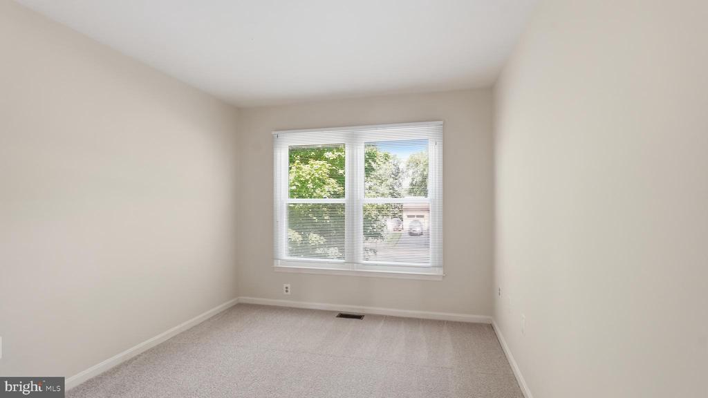 10319 LEE MANOR DRIVE