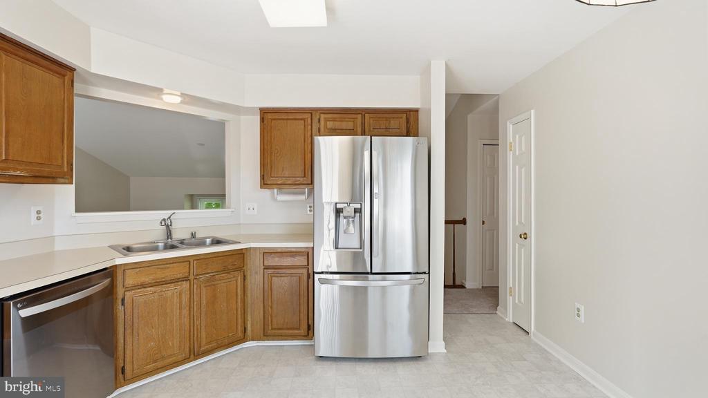 10319 LEE MANOR DRIVE