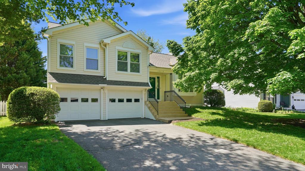 10319 LEE MANOR DRIVE