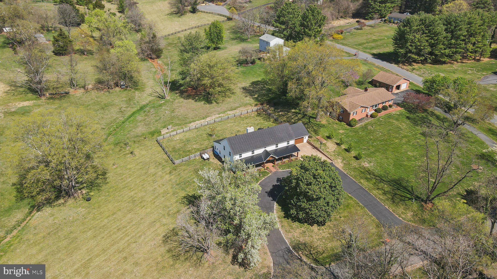 109 Maddox Dr