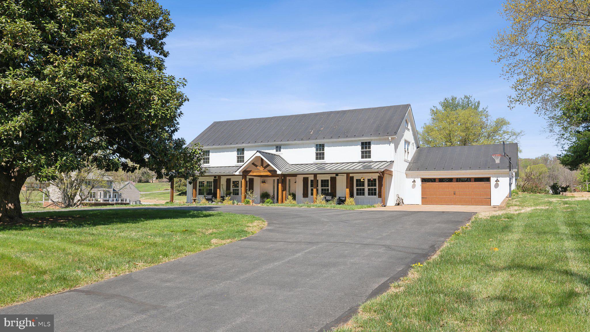 109 Maddox Dr