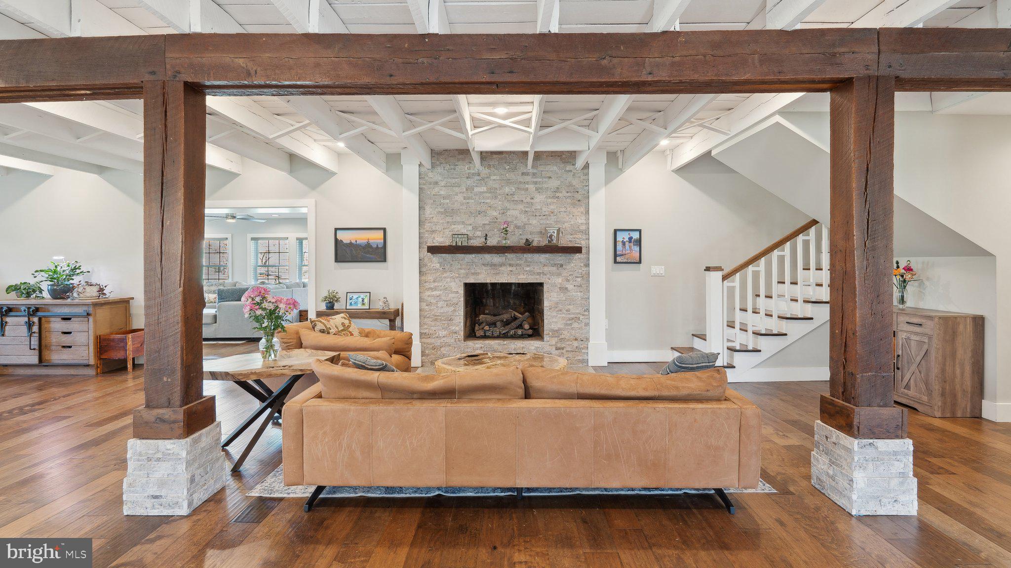 109 Maddox Dr